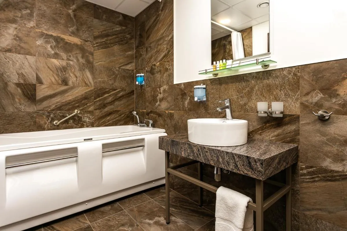 Image 2 of Adoryal Hotell
