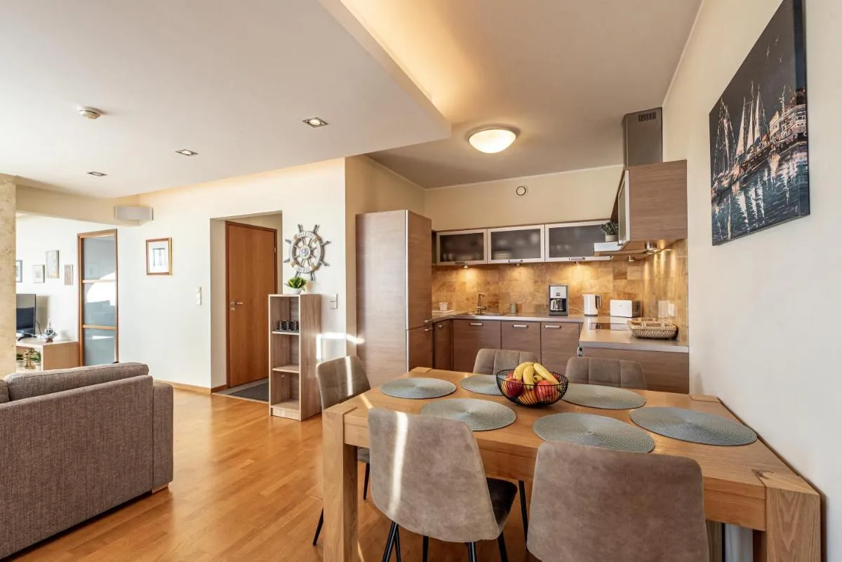 Image 3 of AirHome – The Admiral House