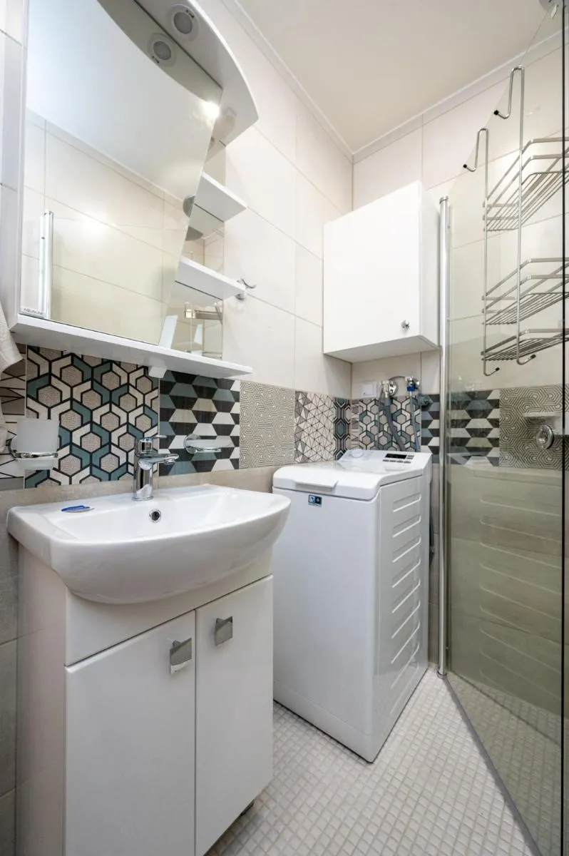 Image 3 of Brand new, cozy and quiet 1 br apartment, free parking