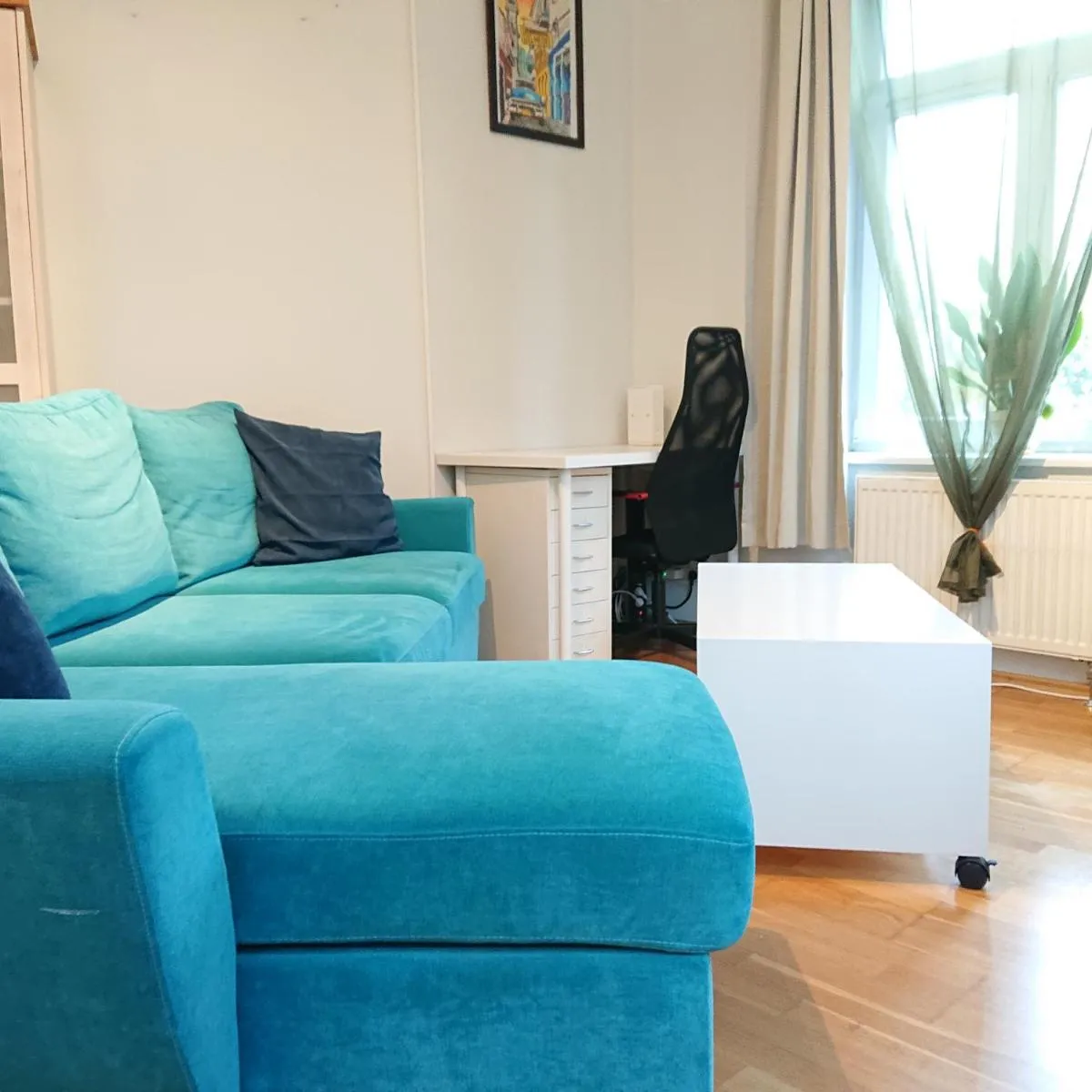 Image 3 of Bright and cozy city center 1 br ap, Free parking!