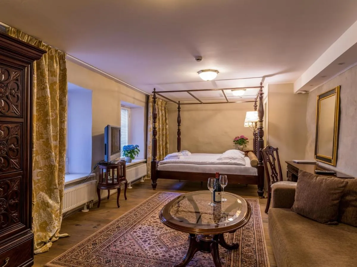 Image 4 of CRU Hotel