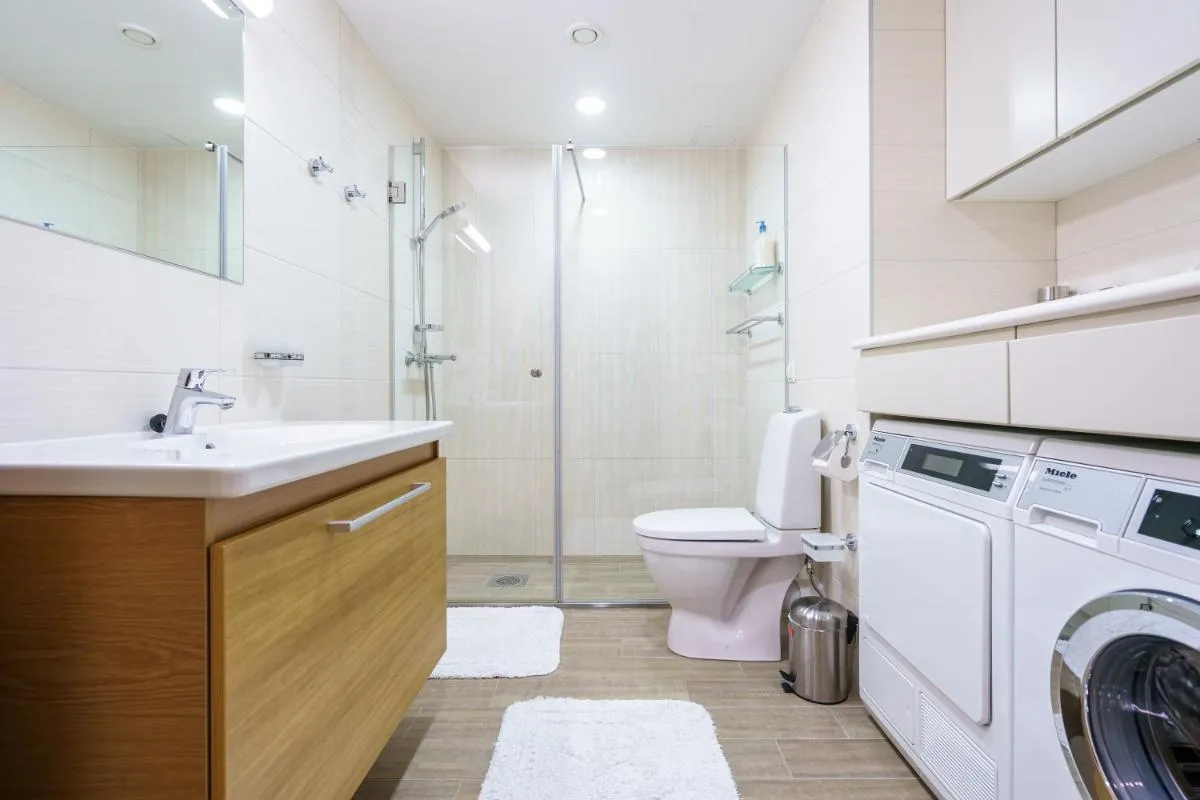 Image 2 of Central 1-bedroom Apartment with Free Parking