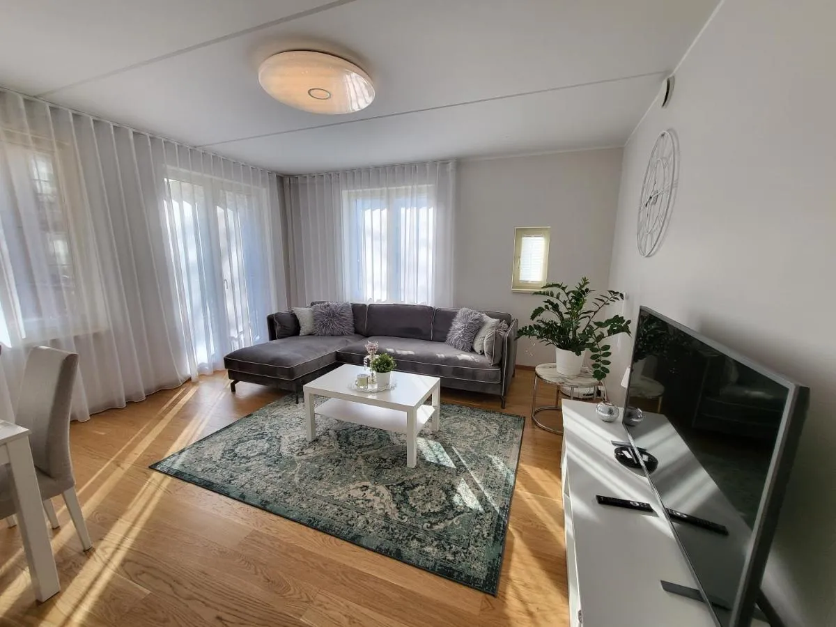 Image 4 of City Center Bright Home