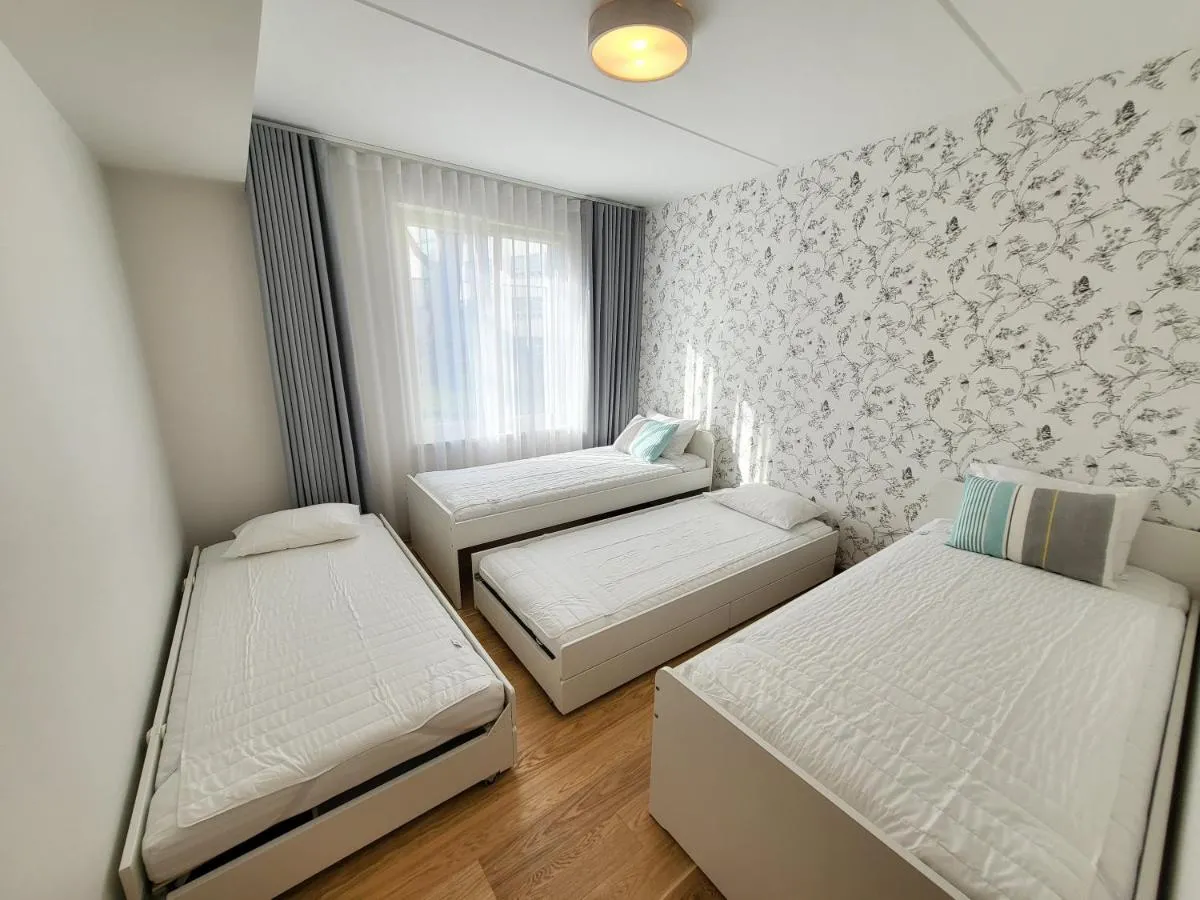 Image 6 of City Center Bright Home