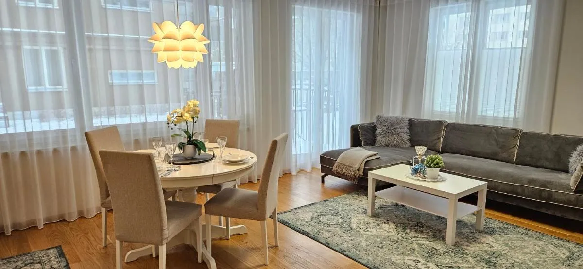 Image 3 of City Center Bright Home