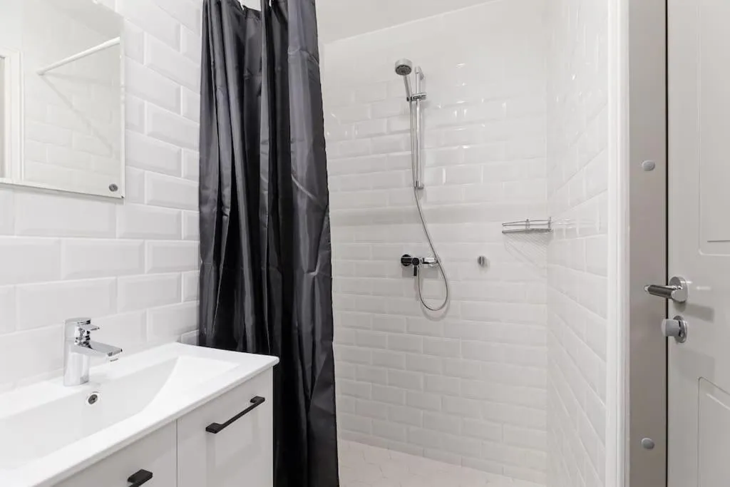 Image 6 of City Center Studio Apartment