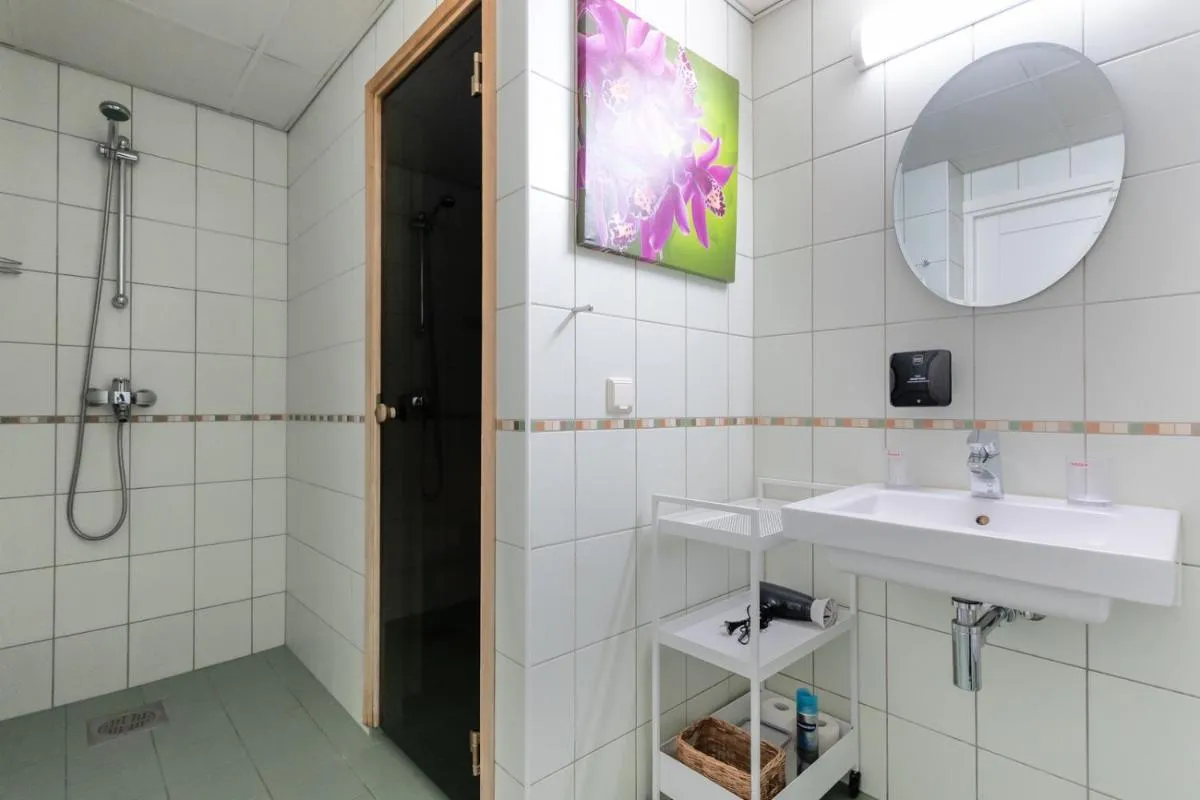 Image 2 of City center apartment with free parking and sauna