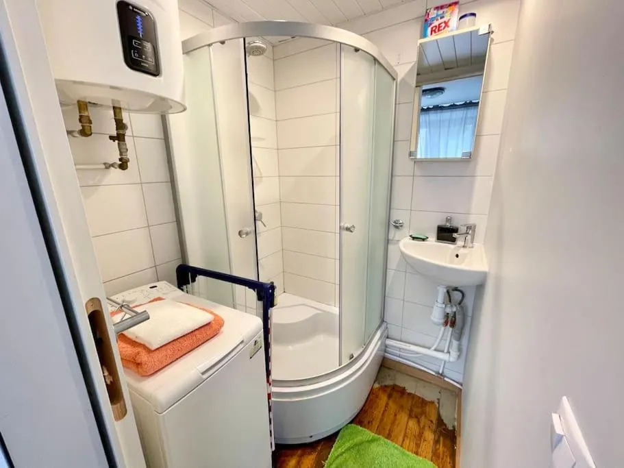 Image 2 of Cosy small apartment, free parking, near Old Town