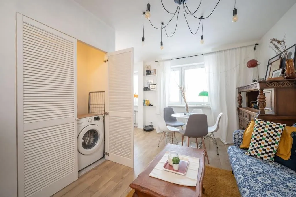 Image 2 of Cozy & artsy apartment, dedicated office room & walk-in closet!