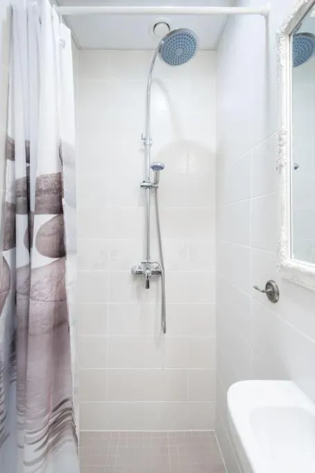 Image 3 of Cozy studio apartment