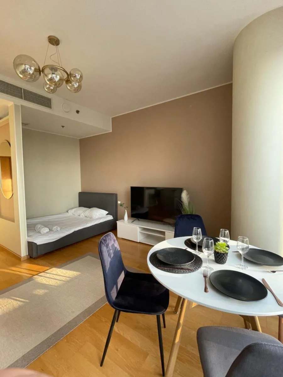 Image 6 of High-Rise Amazing View Apartment 13F
