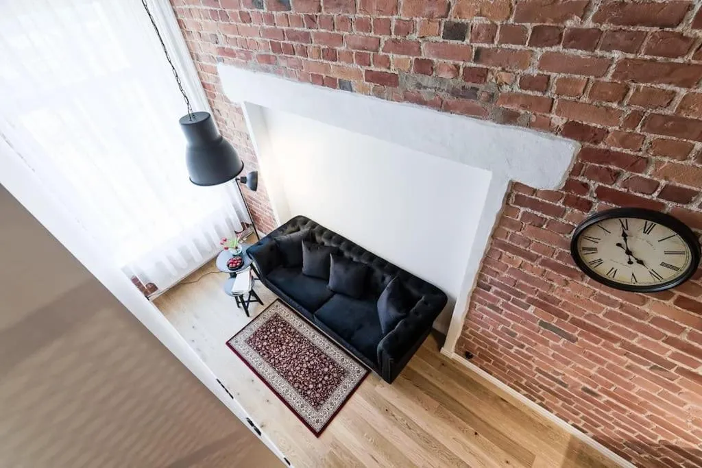 Image of Loft Black and Red