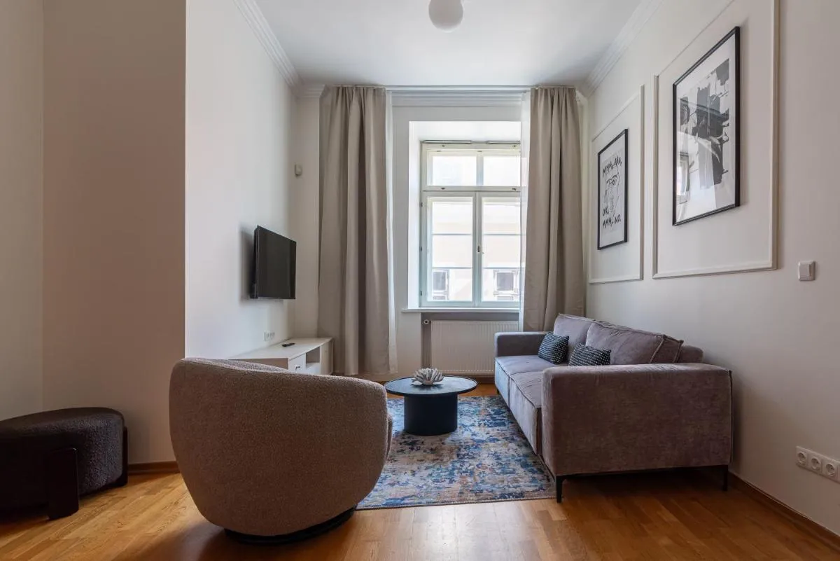 Image 2 of Old Town – Hall Square Apartment