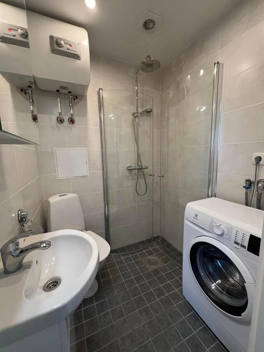 Image 3 of Small studio apartment