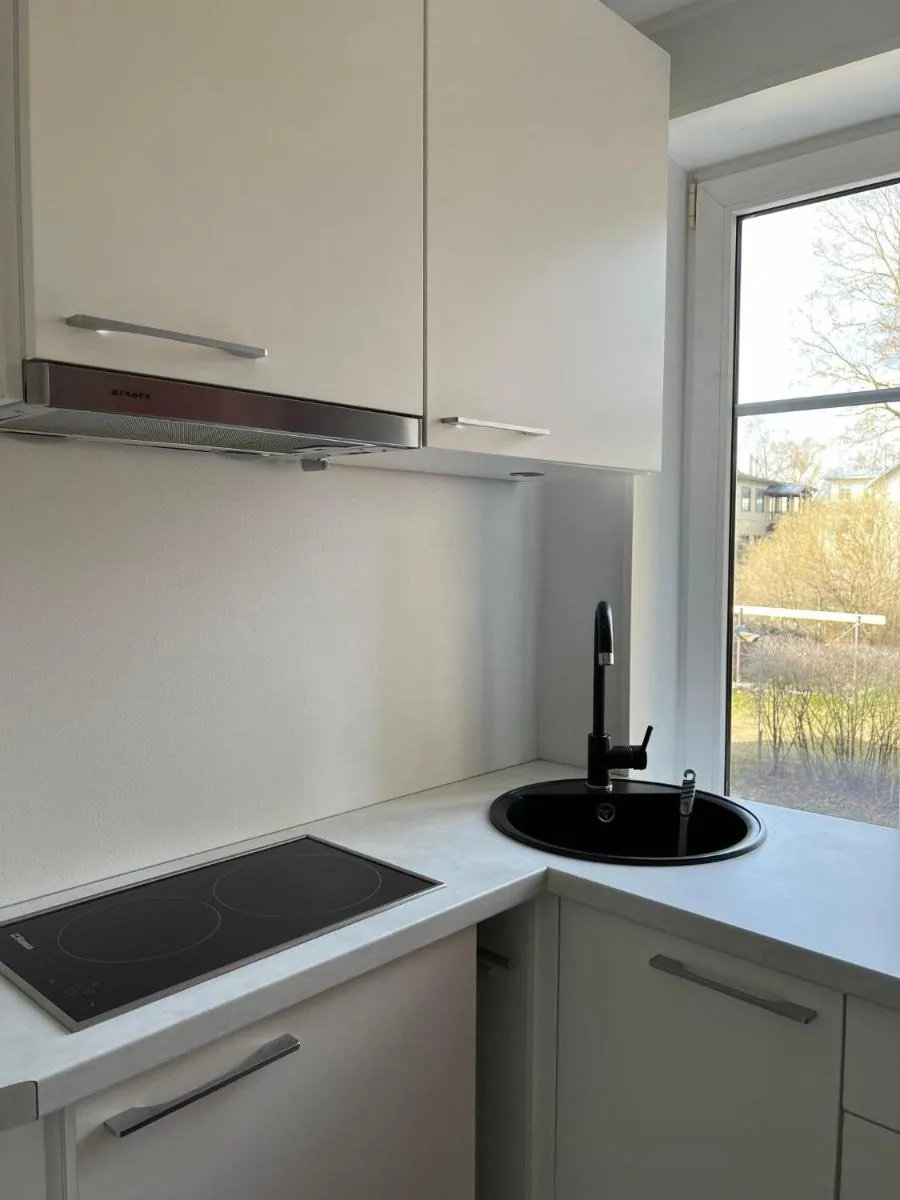 Image 4 of Small studio apartment