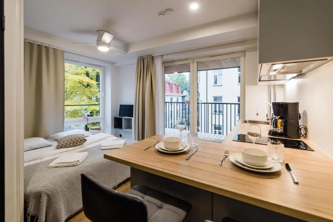 Image of Thomas’ Home – Trendy, Central & Balcony