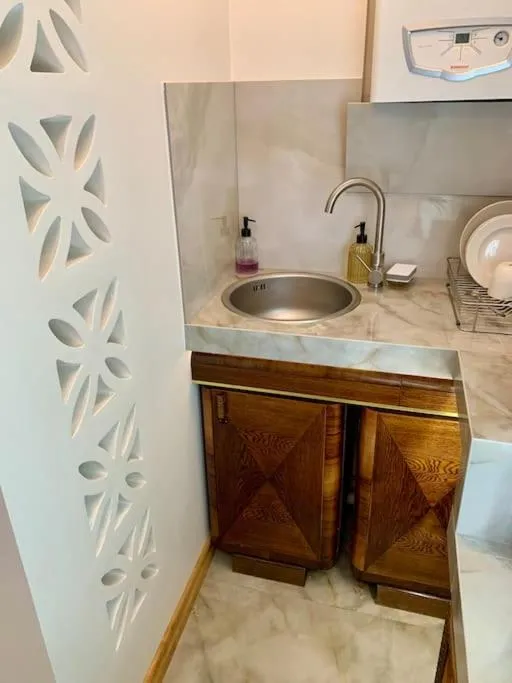 Image 4 of Vintage studio apartment