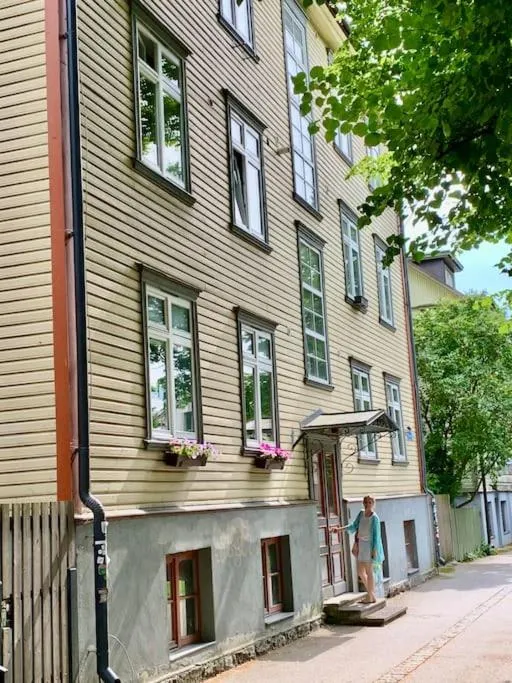 Image 6 of Vintage studio apartment