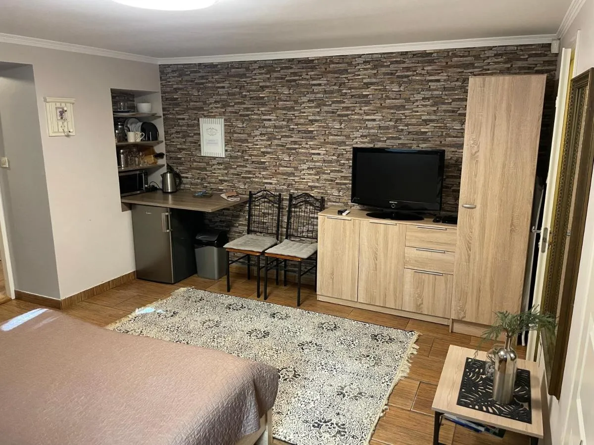 Image 4 of Zair Apartments