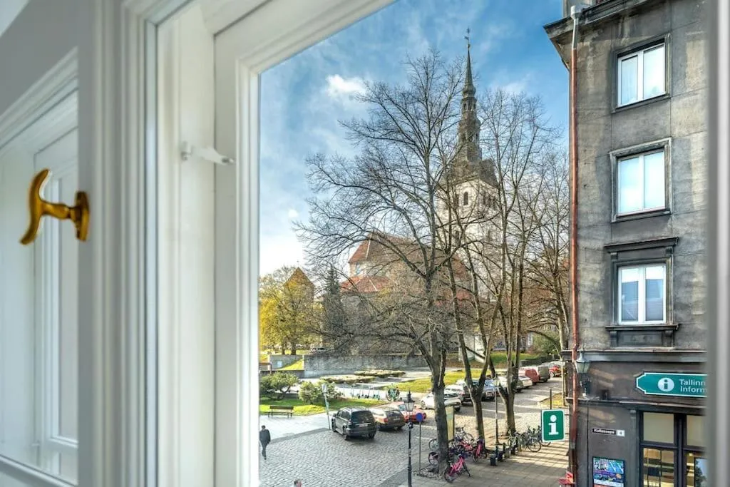 Image of 2BR 98m2 apartment in Old Town with View and Free Parking!