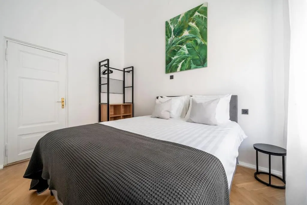 Image 6 of 2BR 98m2 apartment in Old Town with View and Free Parking!
