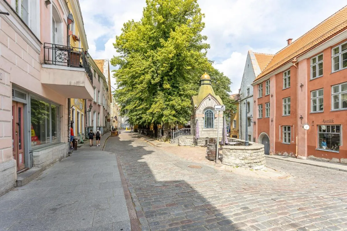Image 5 of 5 Stories Luxury In the Old Town With Care for you