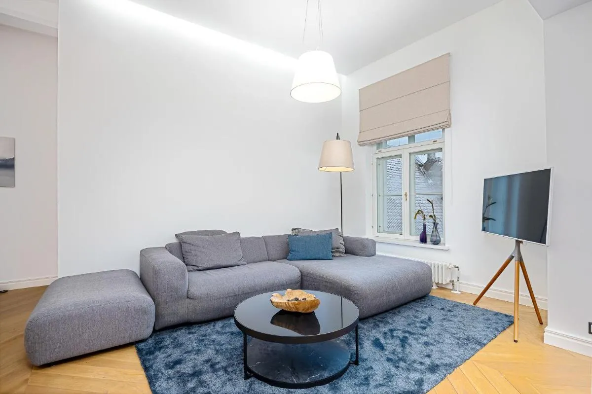 Image 4 of 5 Stories Luxury In the Old Town With Care for you