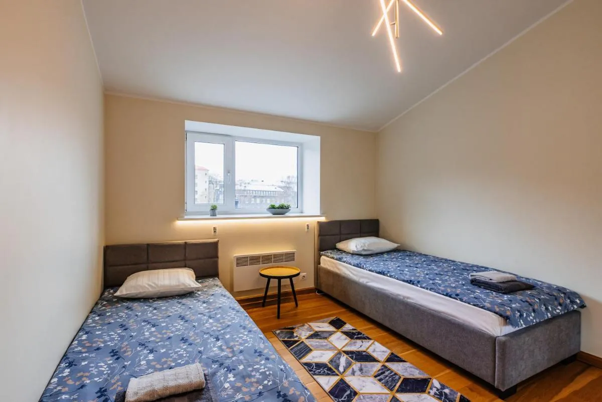 Image 1 of AirHome – Palm Tree Penthouse