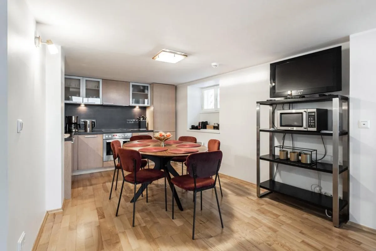Image 6 of AirHome – Tower Apartment