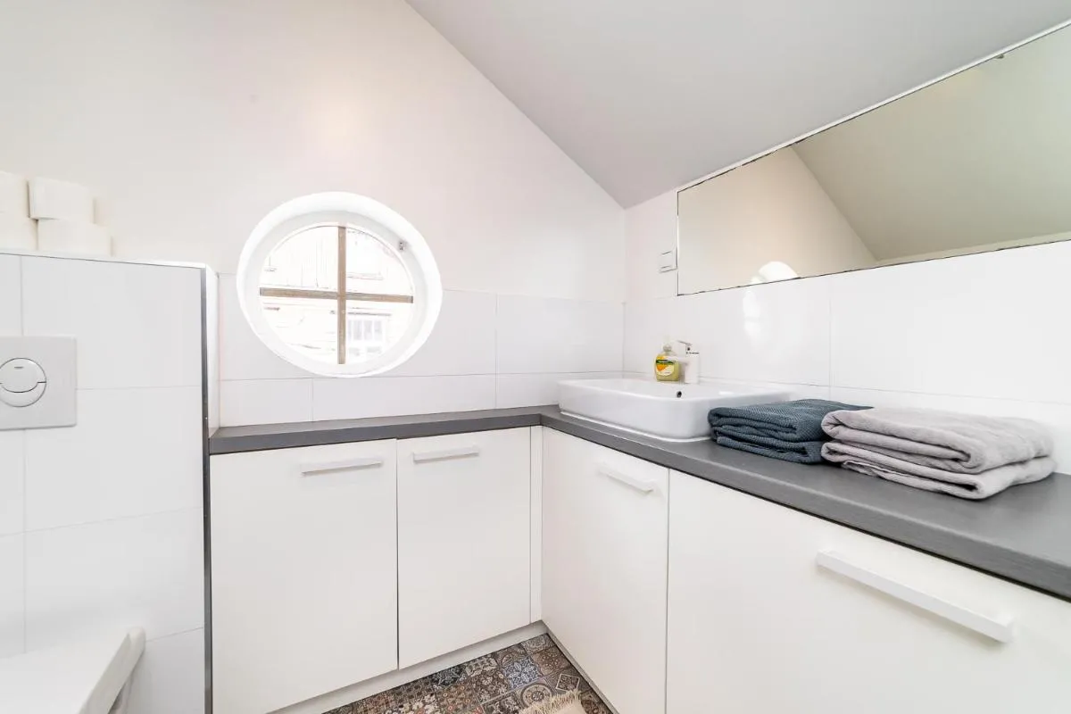 Image 2 of Apartment for four with free parking