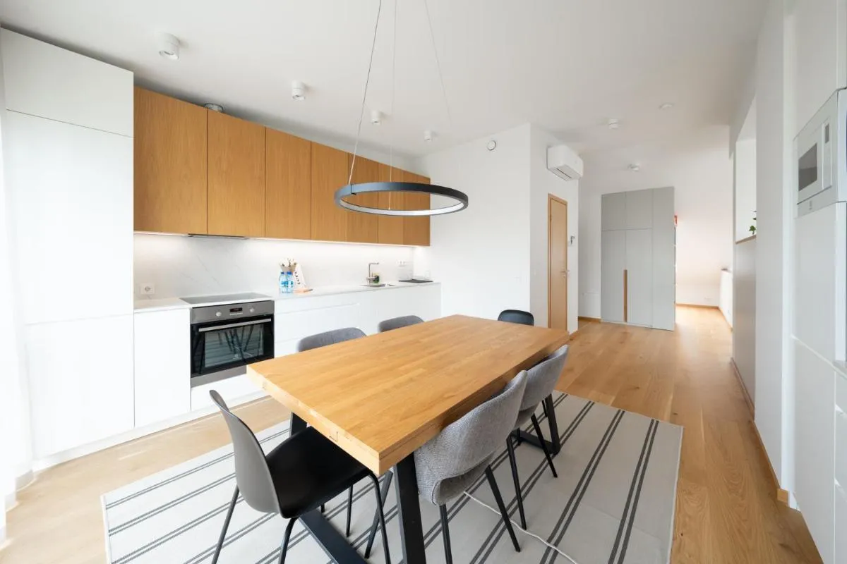 Image 3 of Beautiful new 3BR apartment in great location