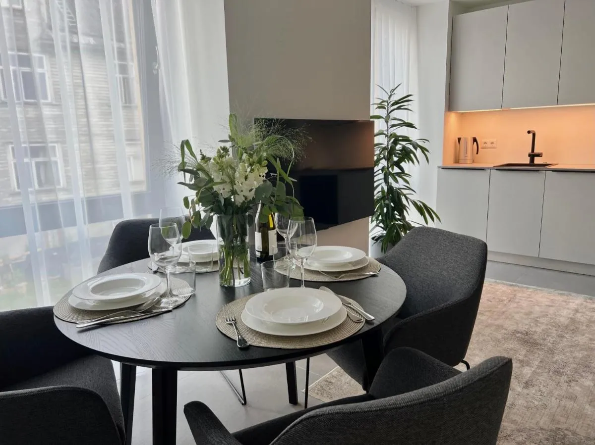 Image 2 of Brand new city centre apartment, free parking spot