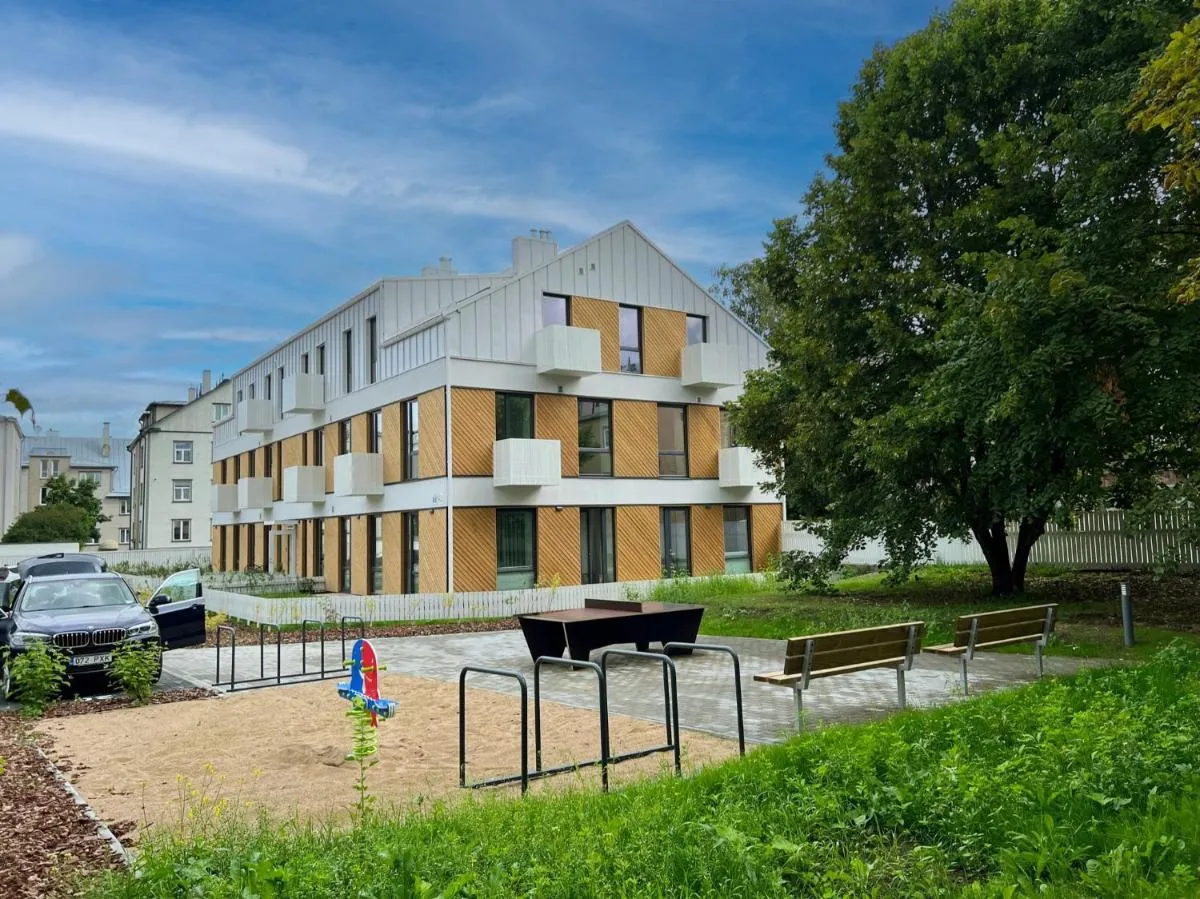 Image 4 of Brand new city centre apartment, free parking spot