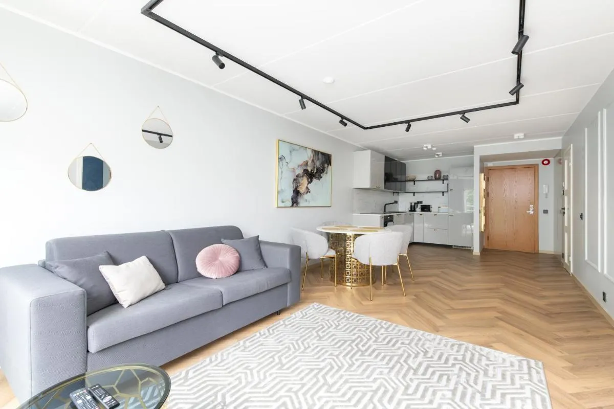 Image 3 of Central Rosi Art Deco Apartment with parking