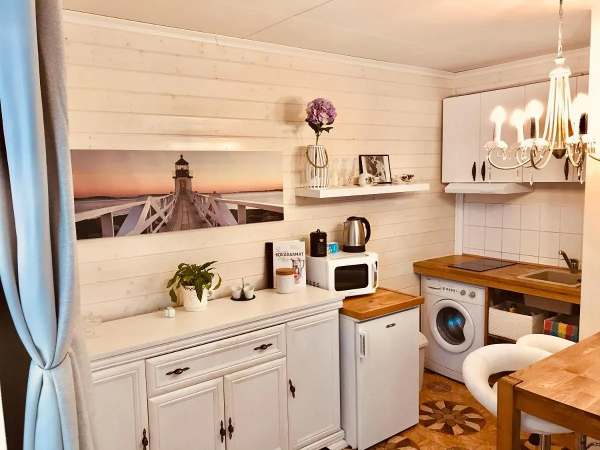 Image 2 of Cozy city studio apartment free parking