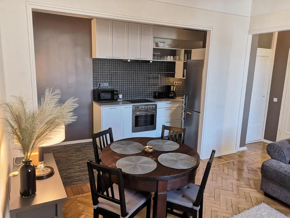 Image 2 of Gonsiori 3 Tenors Apartment
