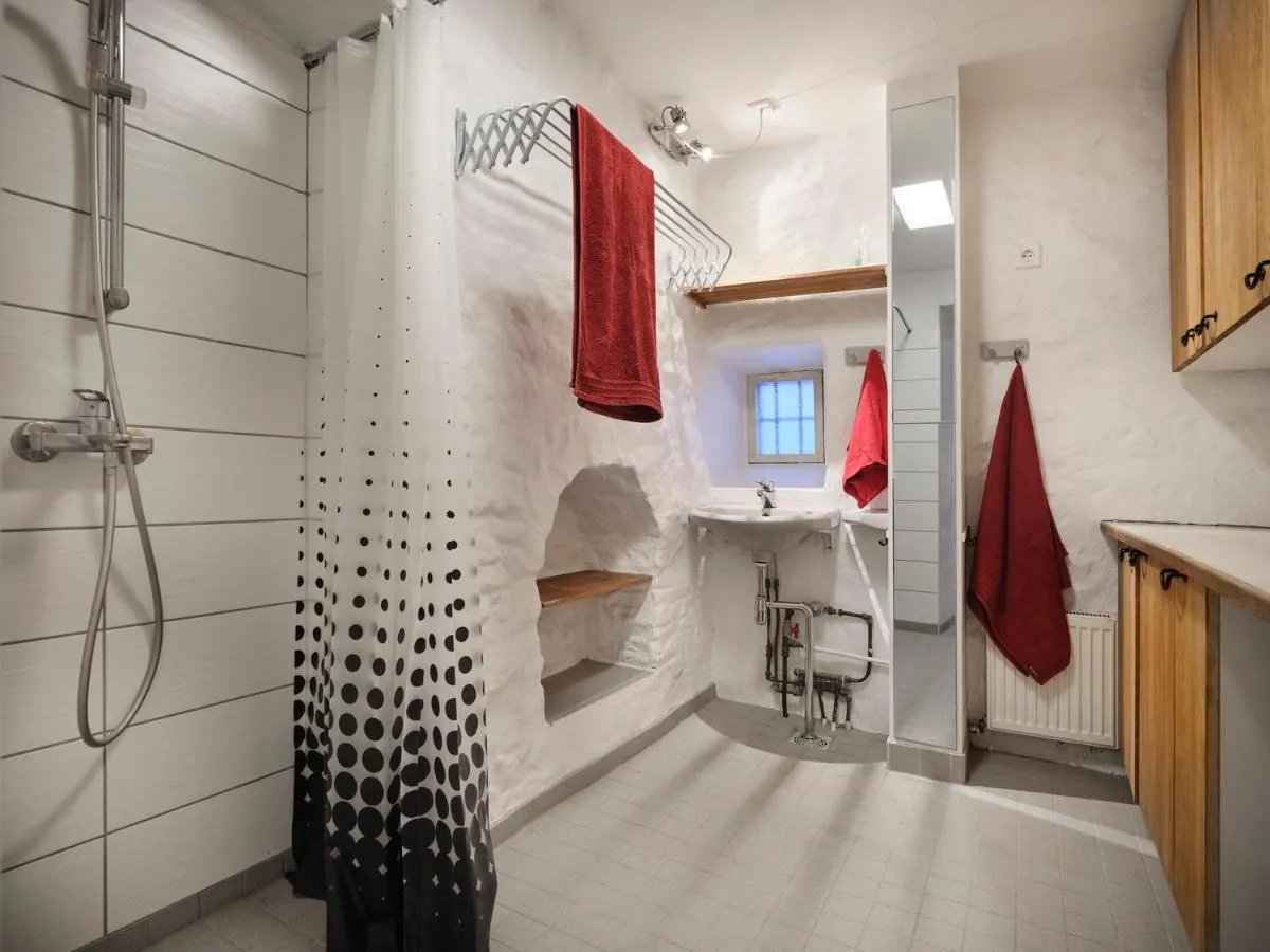 Image 2 of Historic Apartment with Private Garden in Old Town