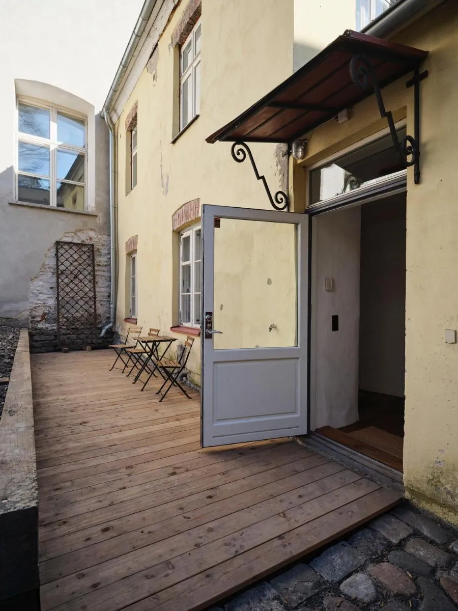 Image 4 of Historic Apartment with Private Garden in Old Town