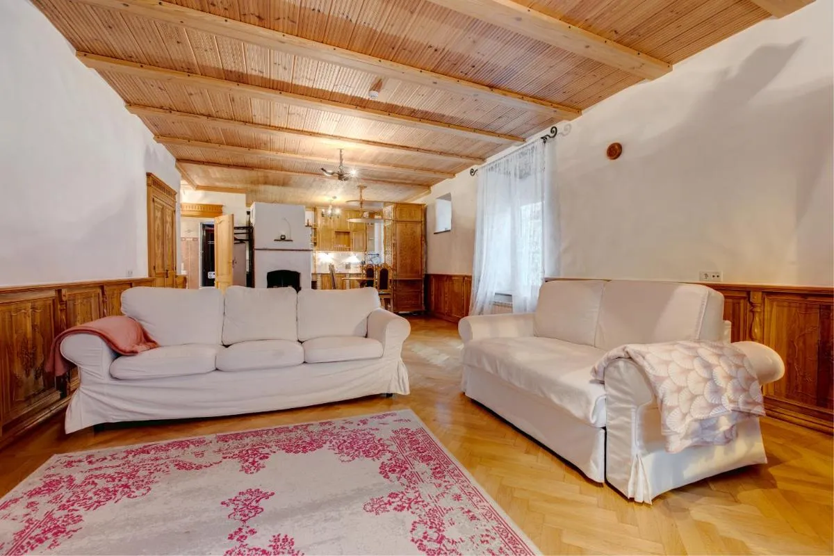 Image 4 of Luxury Suites – Antique with Sauna