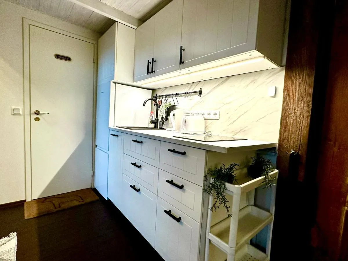 Image 2 of Luxury Suites Mere