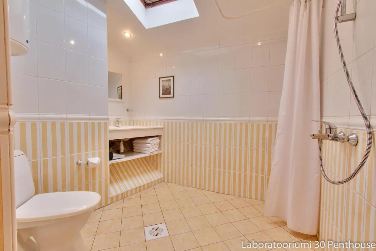 Image 3 of Luxury Suites – Old Town