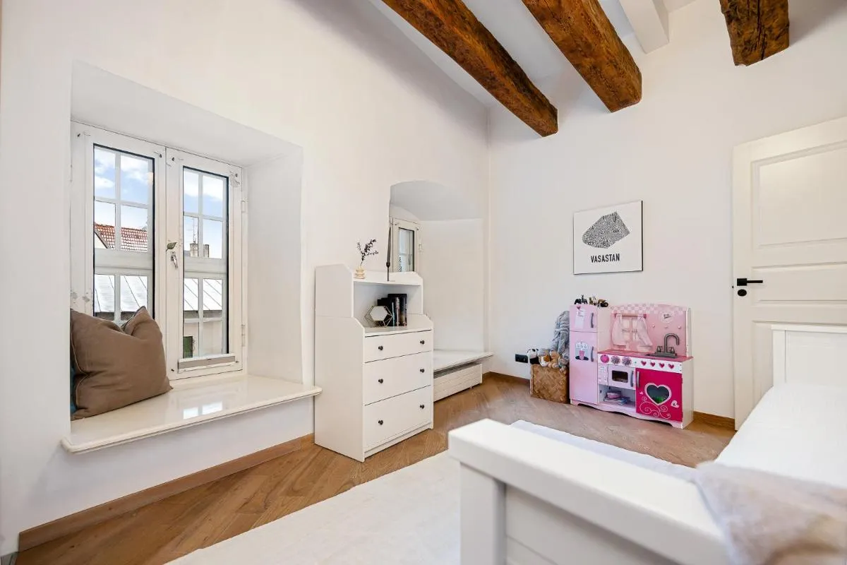 Image 2 of Modern charm in old town