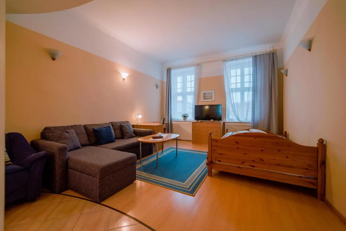 Image 4 of Romeo Family Apartments