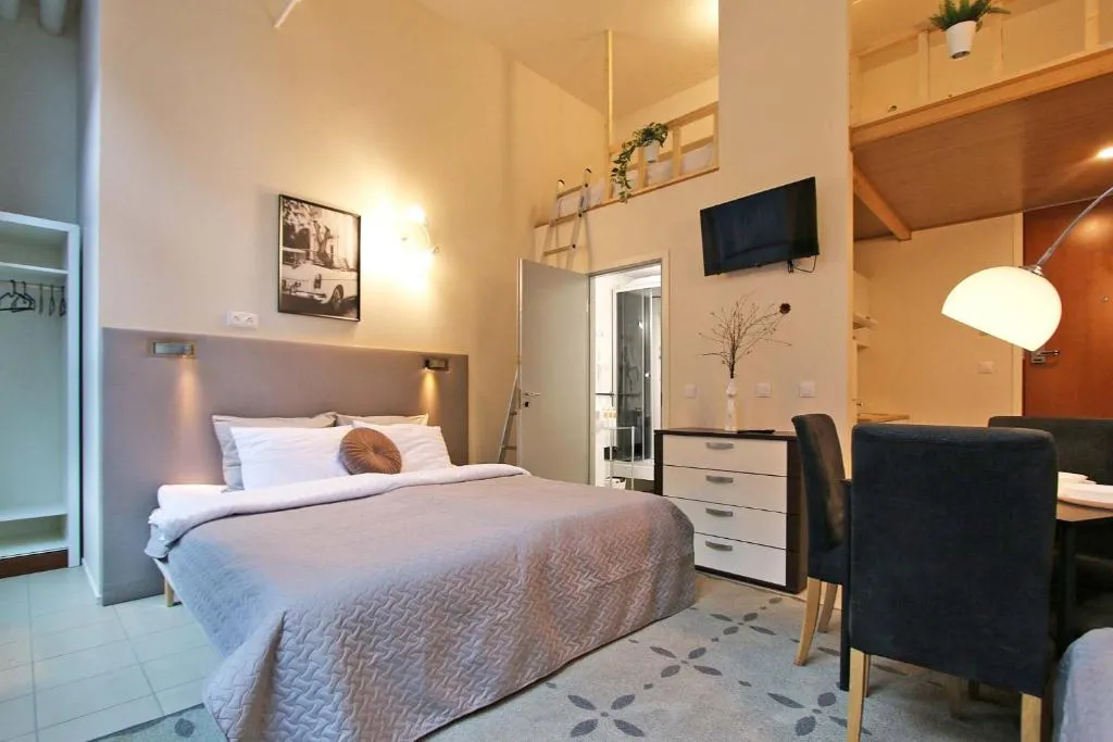 Image of Silver Home