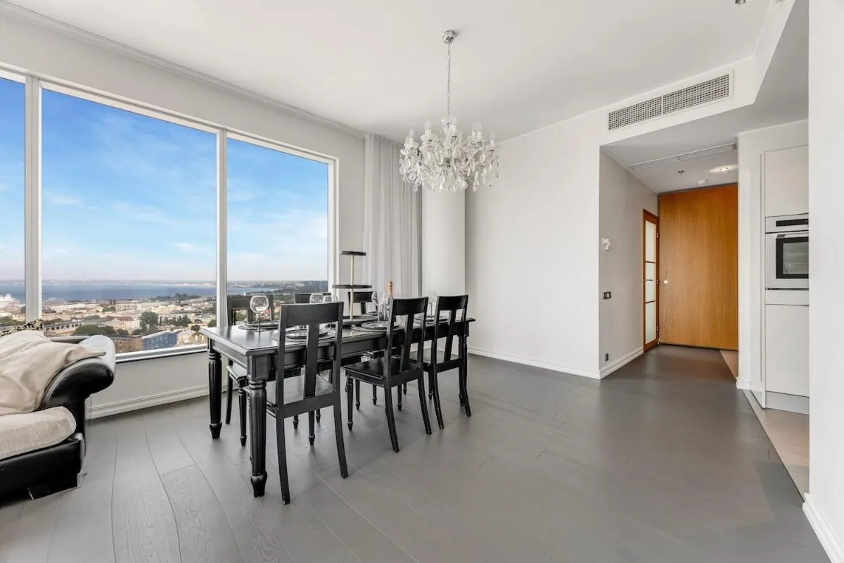 Image 4 of SkyResidence Luxury Apt With Amazing Panoram View