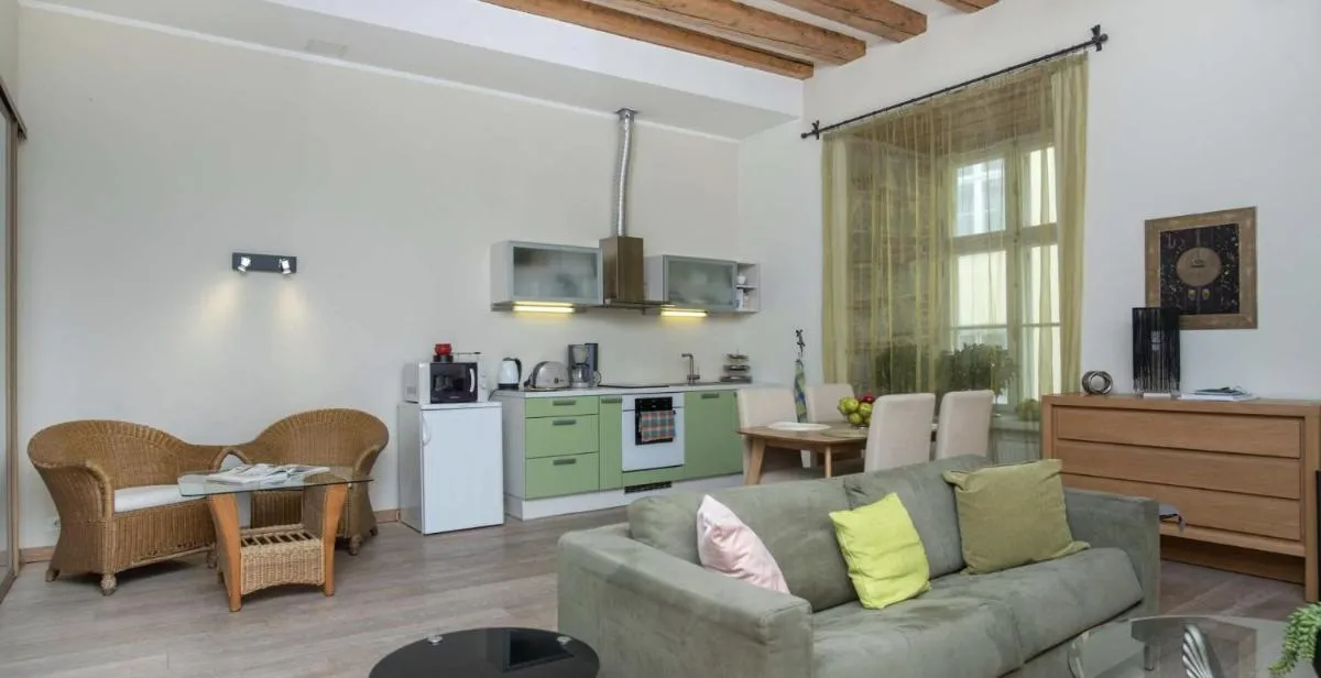 Image 3 of Spacious Studio Apartment in the heart of Old Town