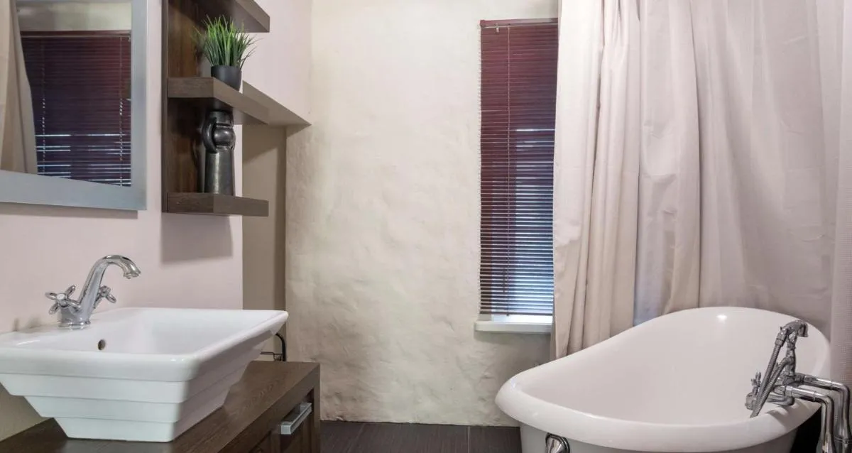 Image 6 of Spacious Studio Apartment in the heart of Old Town