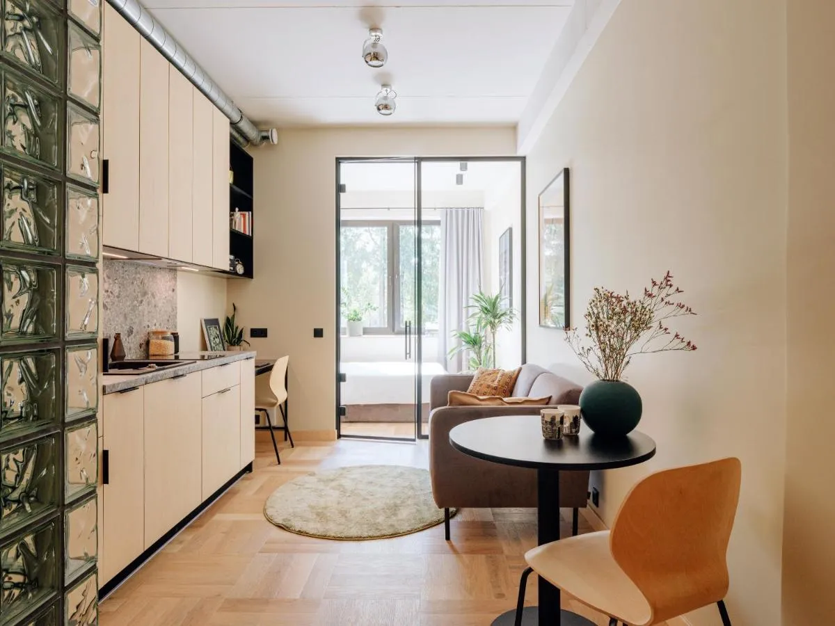 Image 3 of Stereo House by Larsen