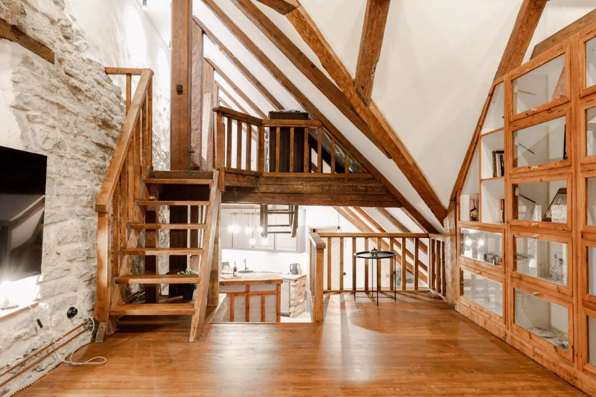 Image 4 of Stunning Three-Level Apartment in Historic Old Town