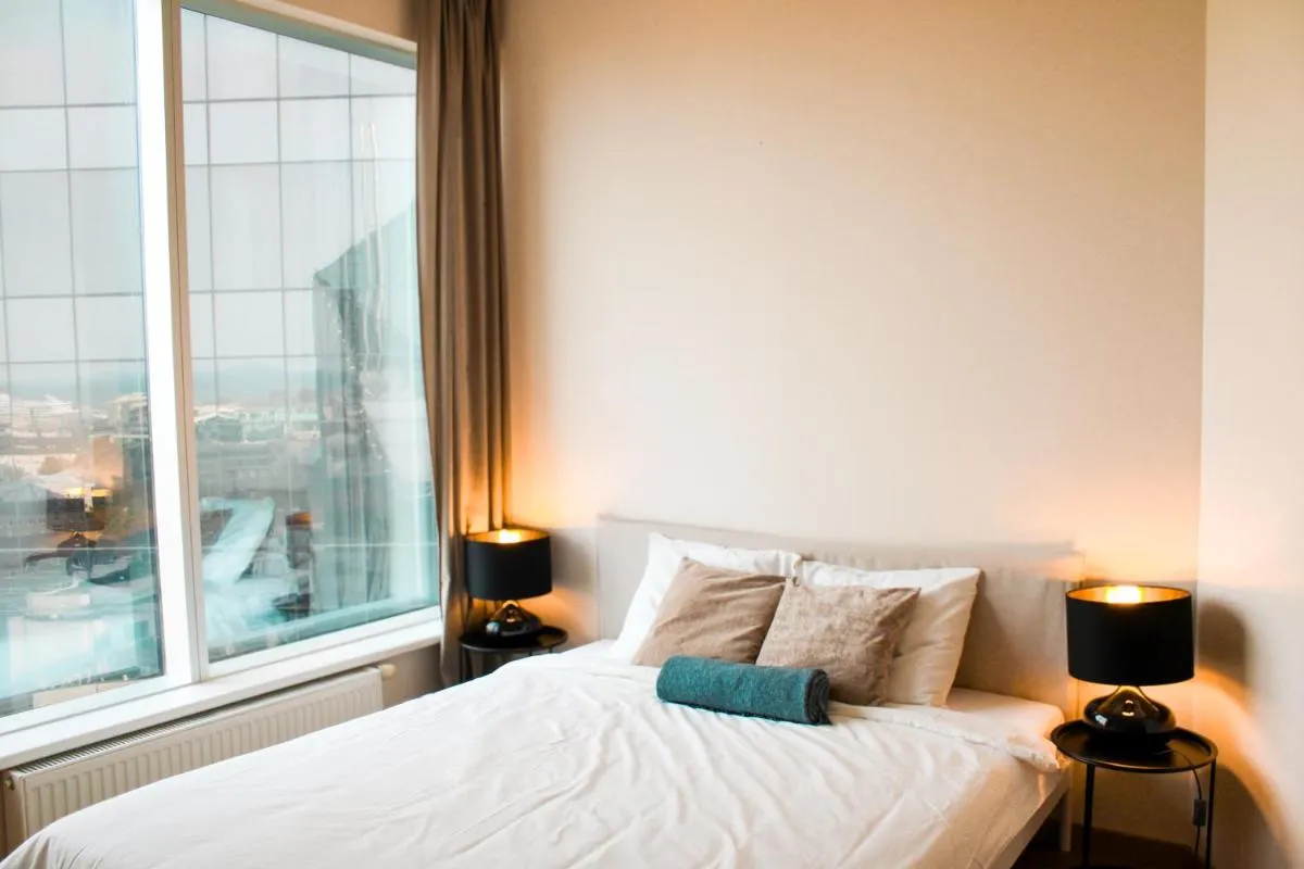 Image 4 of Stylish 11th-Floor Sea View Stay